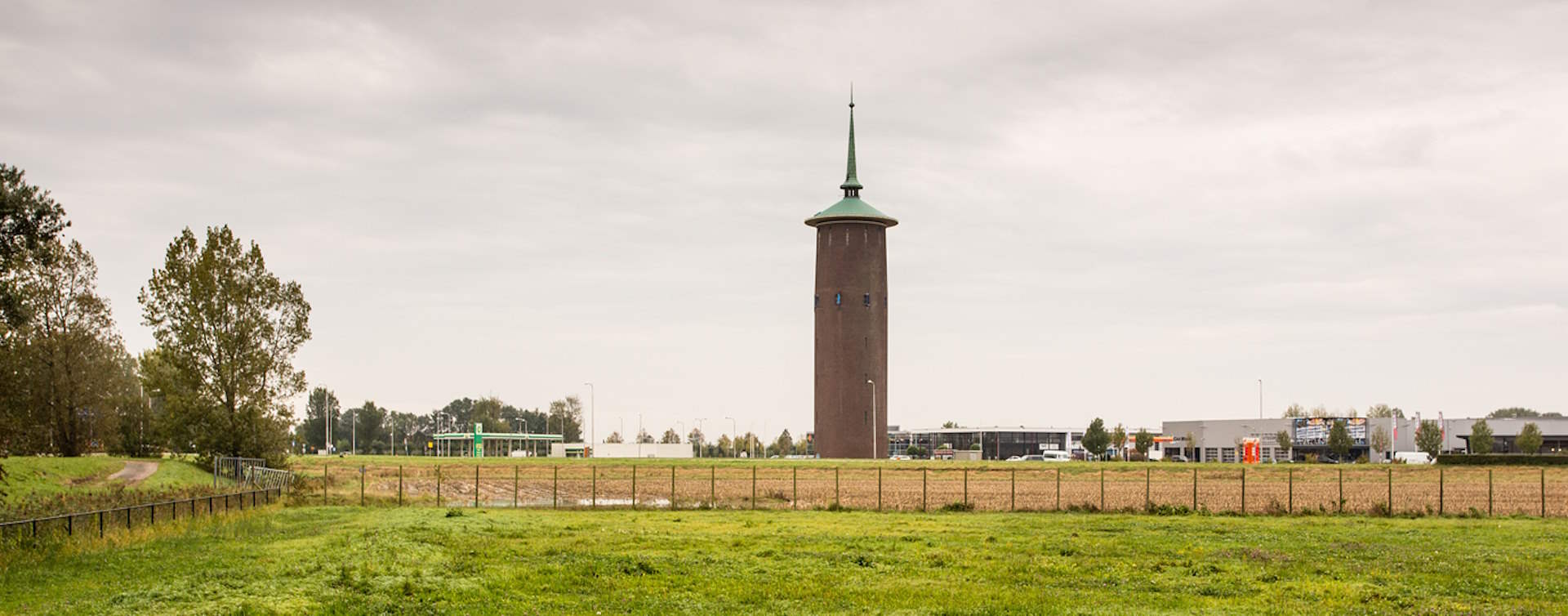 De omgeving van Veldsink - van Loo, RegioBank in Dirksland